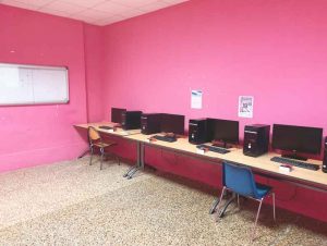 salle informatique à disposition des résidents à Albaric